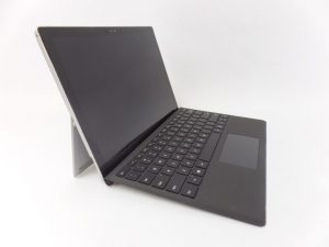 Microsoft Surface Pro 4 / i5-6200U/8/256/12,3" 5m Pix. Touchscreen/ Keyboard/W10P